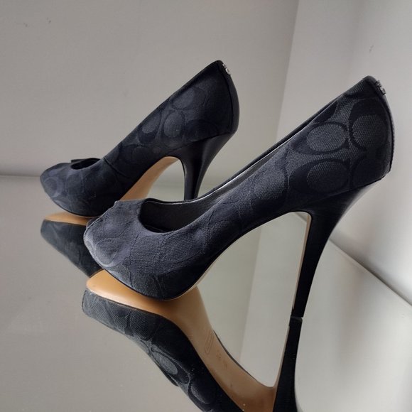 Coach shoe - Picture 2 of 7